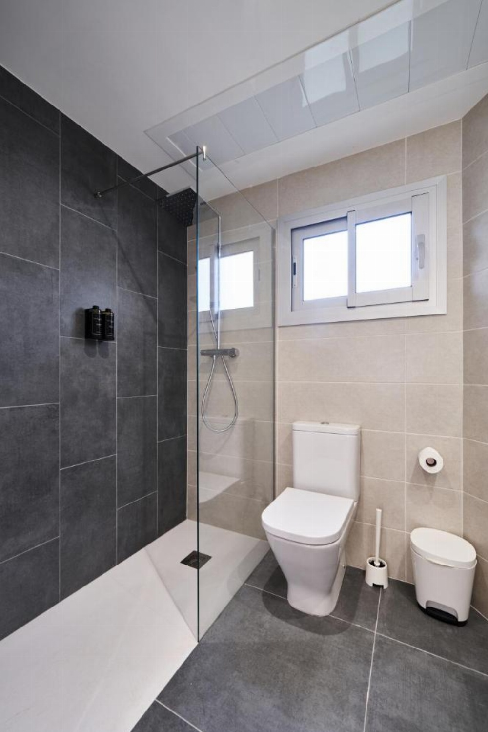 Room image 2