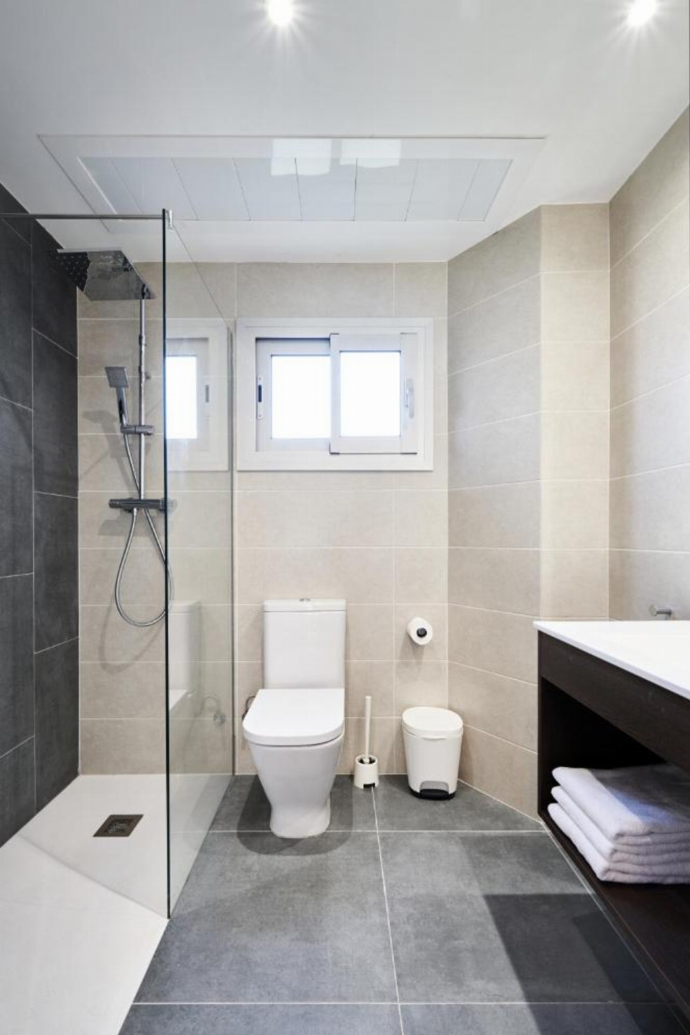 Room image 4